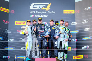 Andrey Solukovtsev (li.) u. Mikhail Loboda (re.) auf dem Podium